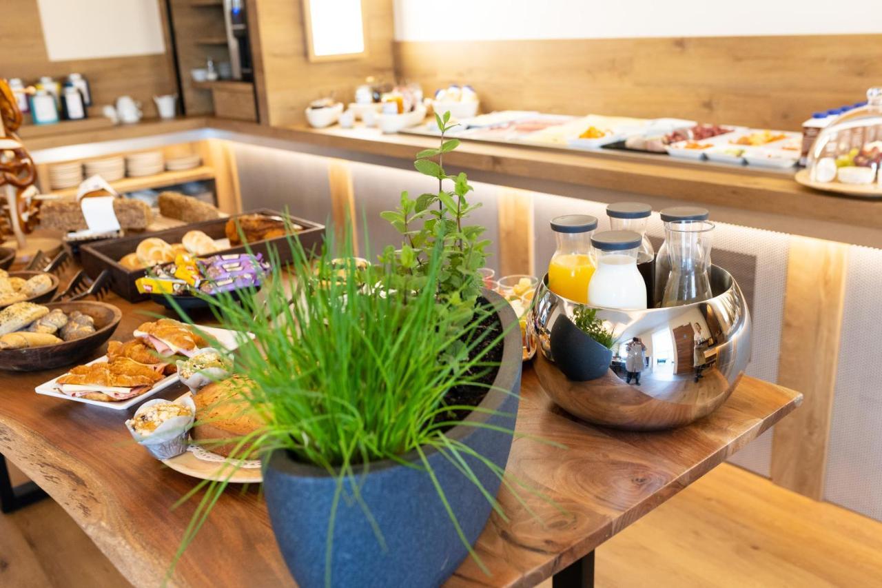 Das Reinisch Hotel - Near Vienna Airport Швехат Экстерьер фото