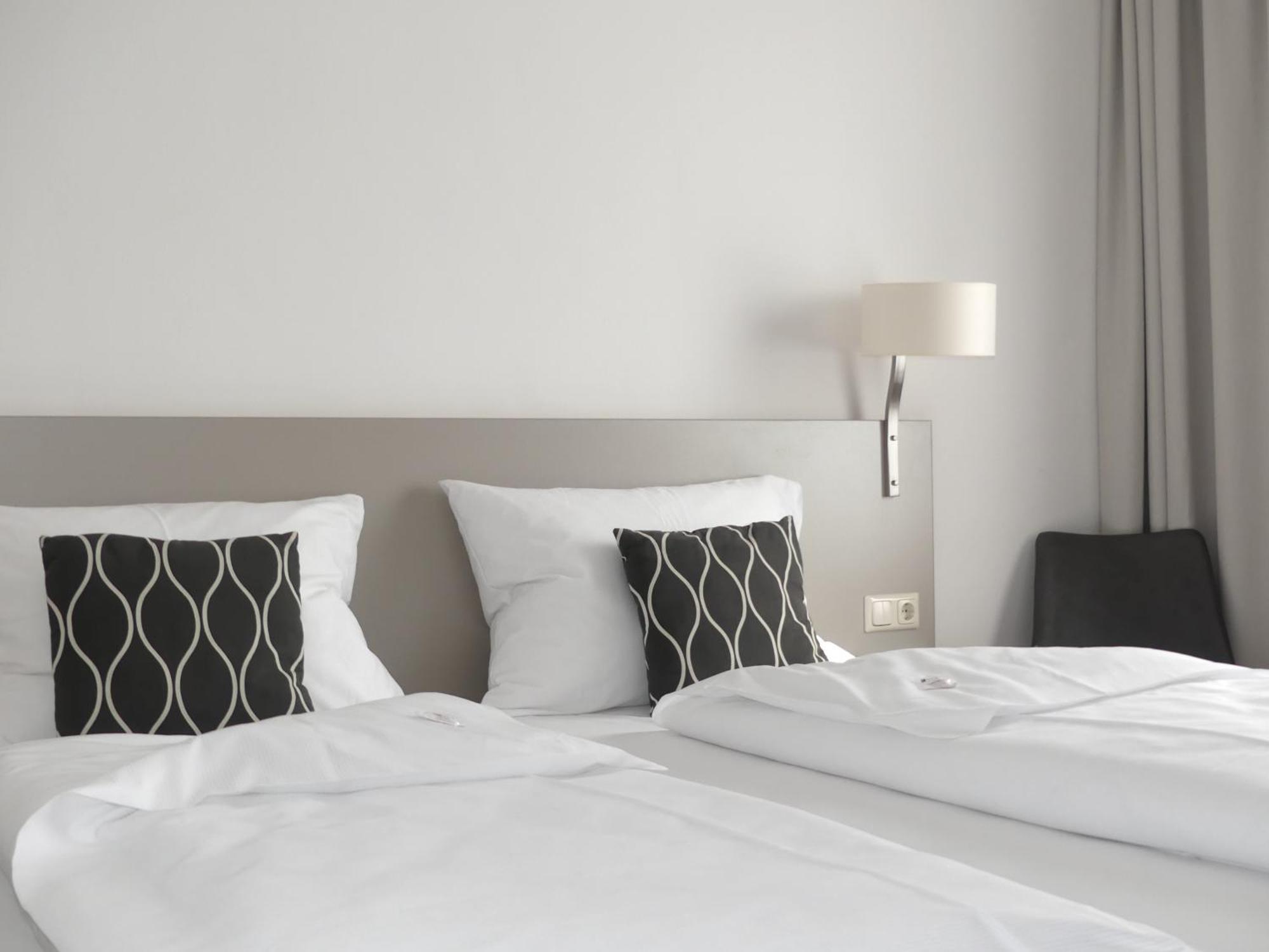 Das Reinisch Hotel - Near Vienna Airport Швехат Экстерьер фото
