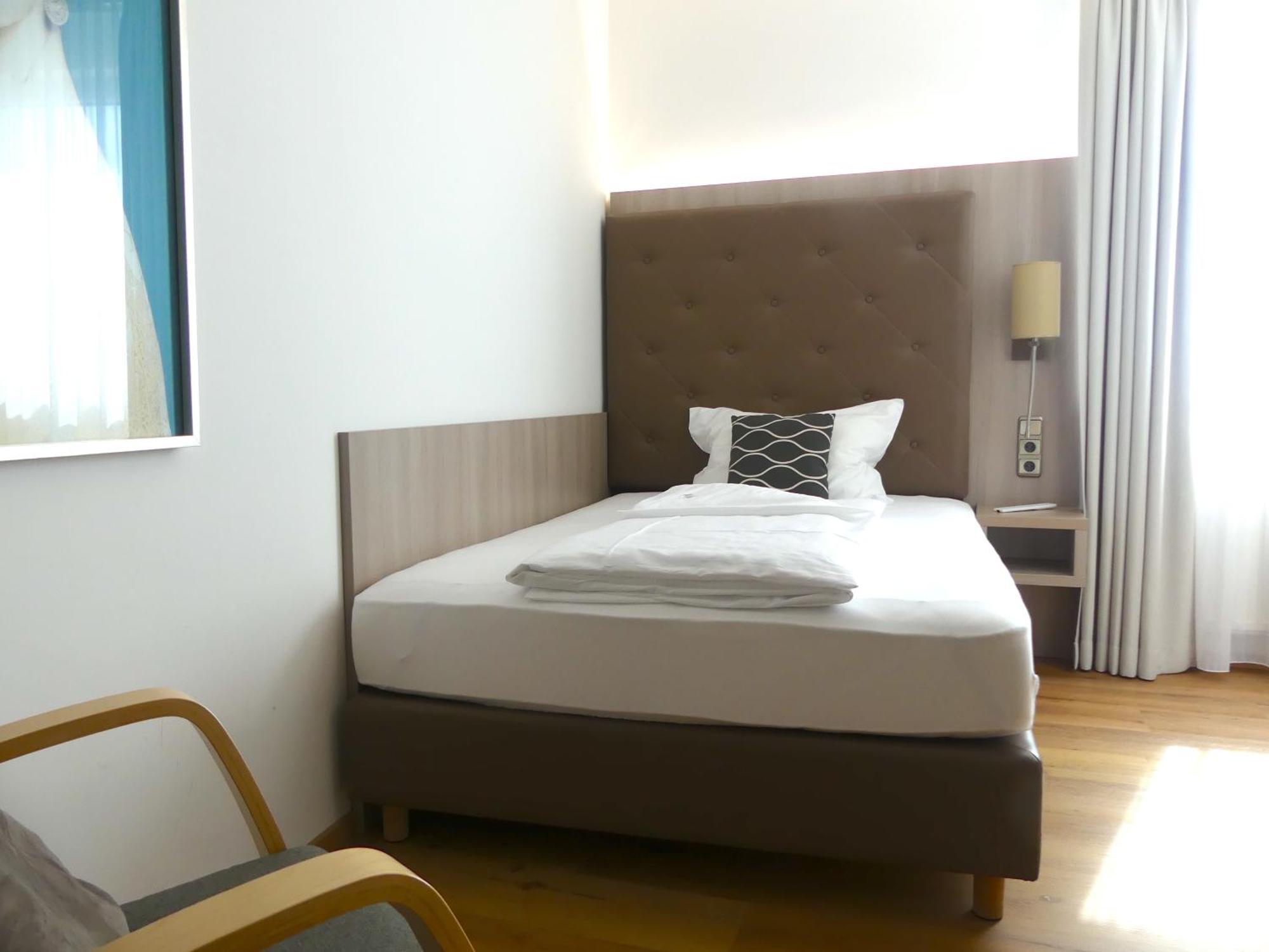 Das Reinisch Hotel - Near Vienna Airport Швехат Экстерьер фото