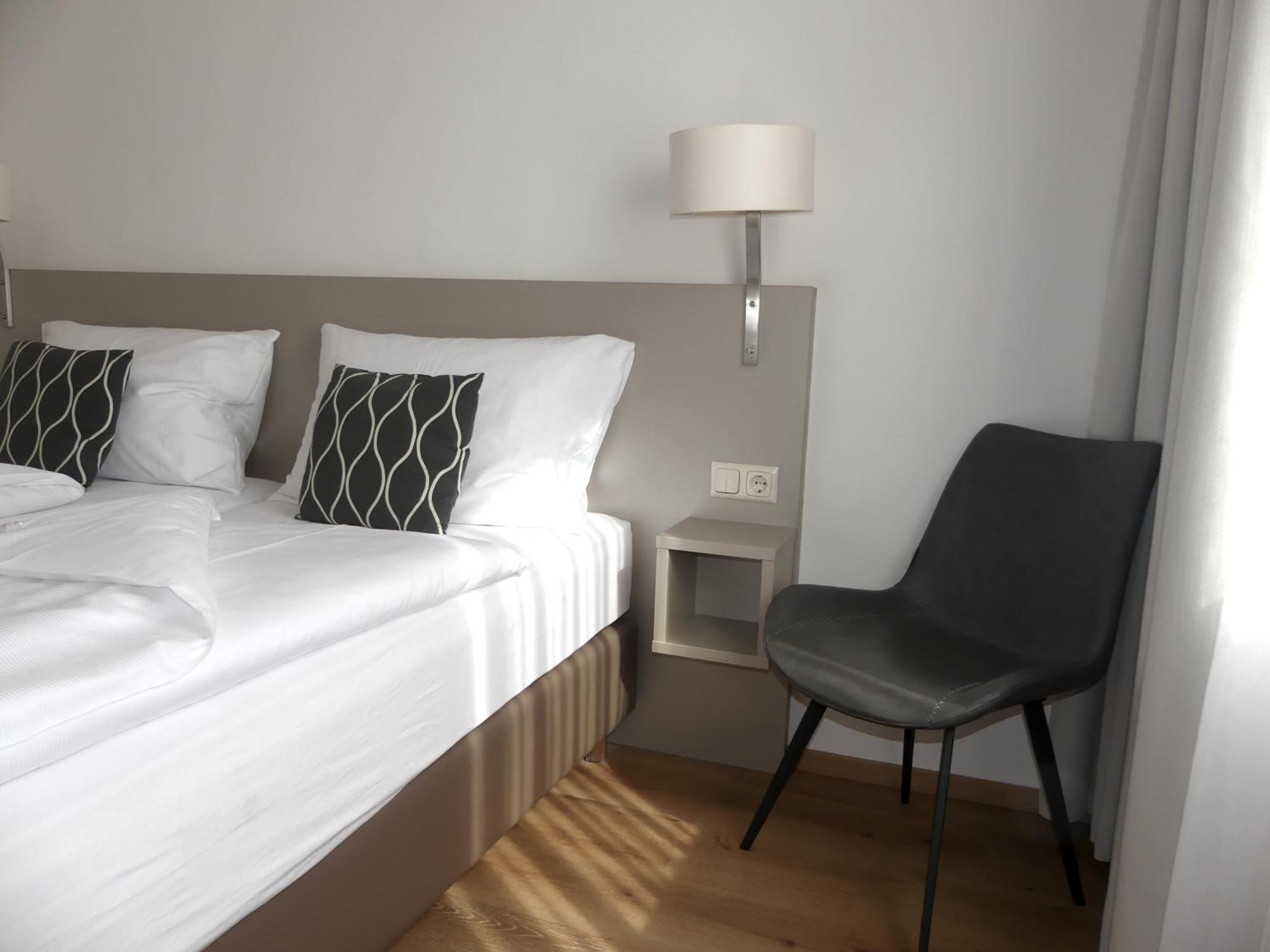 Das Reinisch Hotel - Near Vienna Airport Швехат Экстерьер фото