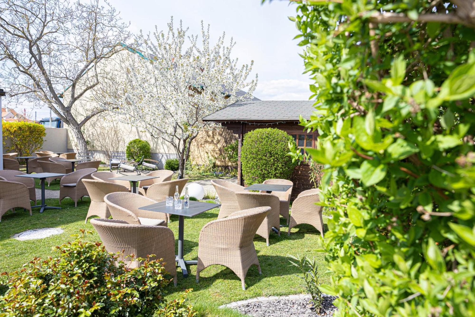 Das Reinisch Hotel - Near Vienna Airport Швехат Экстерьер фото